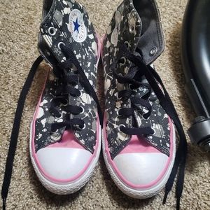 Girls Converse READ DESCRIPTION